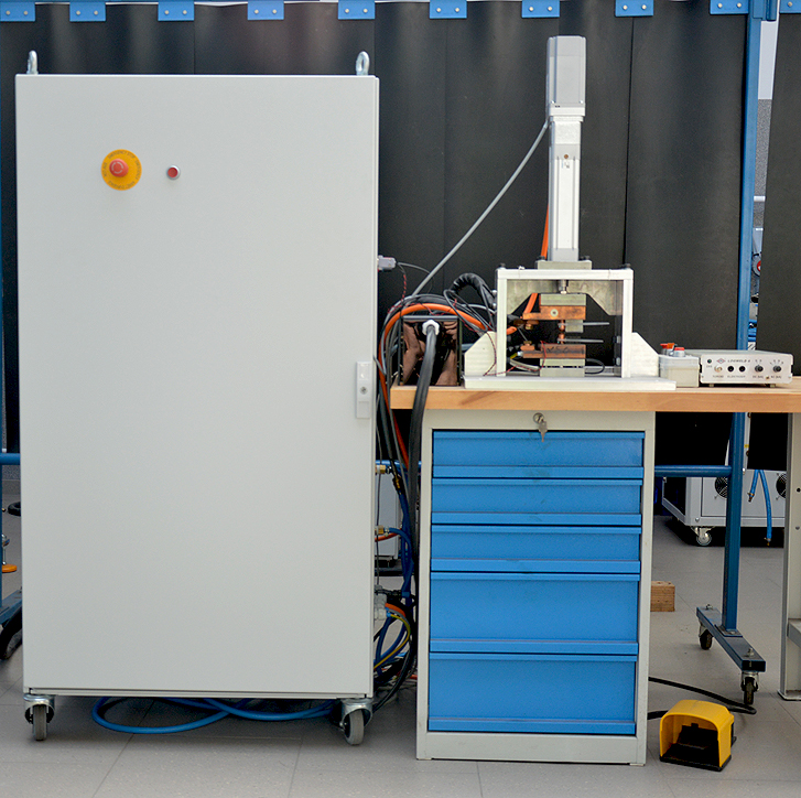 Inwertorowa zgrzewarka prądu stałego 10kHz z elektromechanicznym układem dociskowym o maksymalnej sile docisku 2kN