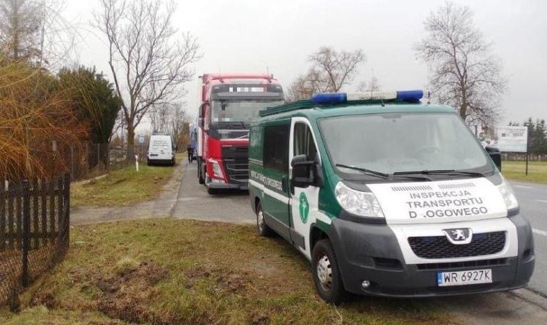 Ciężarówkę jadącą z Uzbekistanu do Belgii skontrolował patrol mazowieckiej ITD.