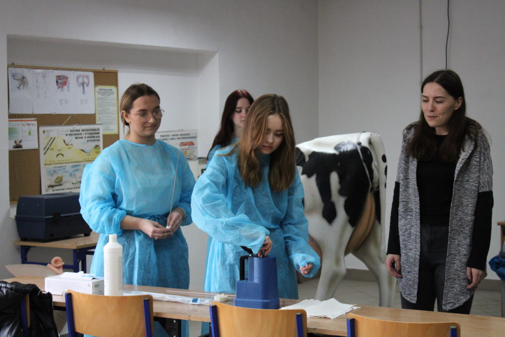 DZIEŃ OTWARTYCH DRZWI SZKOŁY W ZDUŃSKIEJ DĄBROWIE