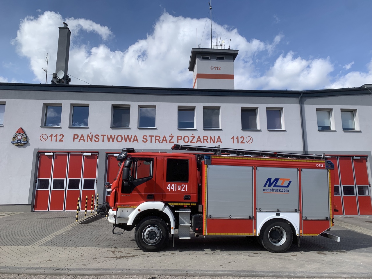 Średni samochód gaśniczy na podwoziu IVECO FF150EW – GBA 2,5/16/4,7