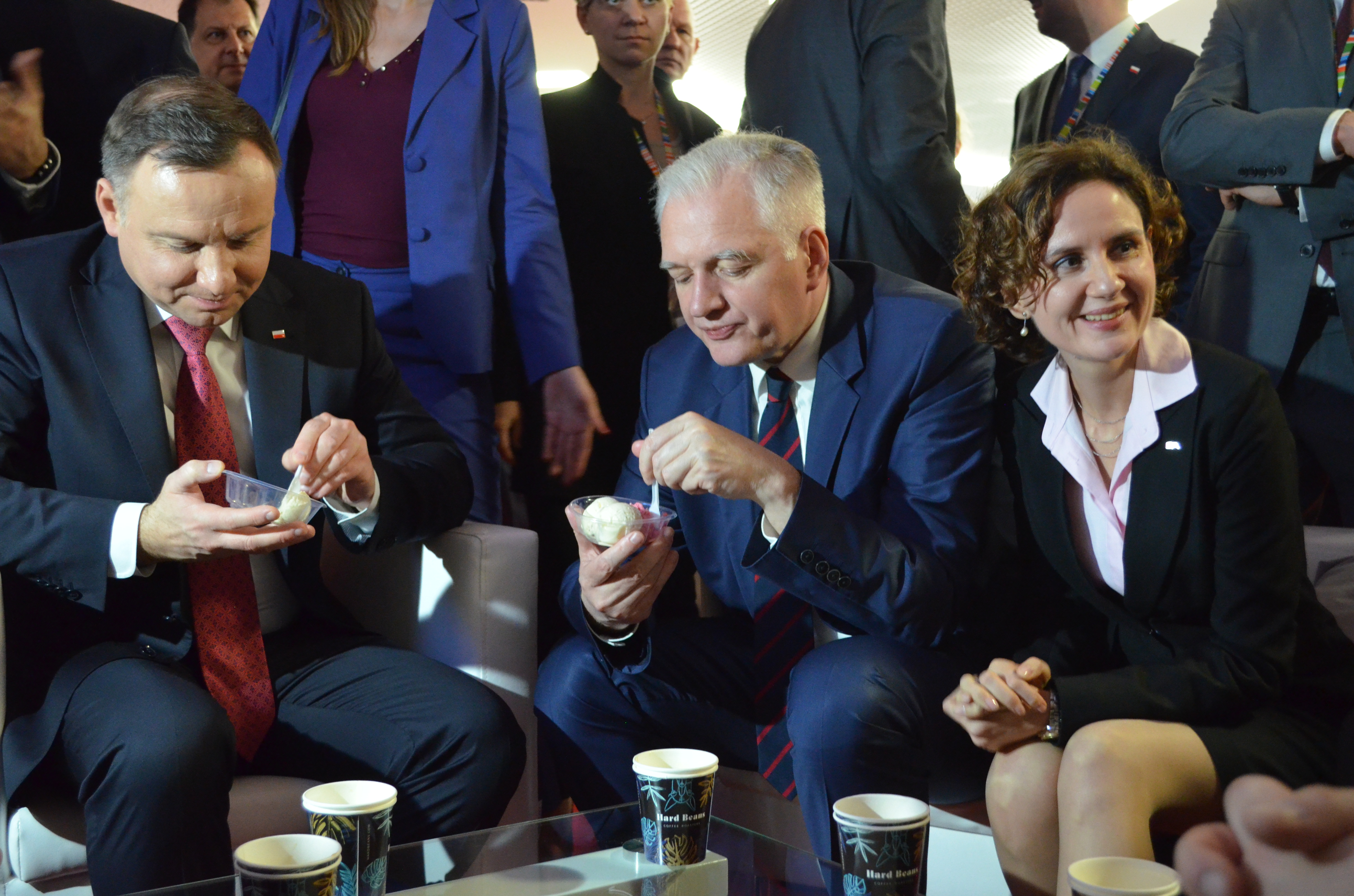 degustacja lodów 0% cukru przez Prezydenta RP na kongresie 590 w Jasionce