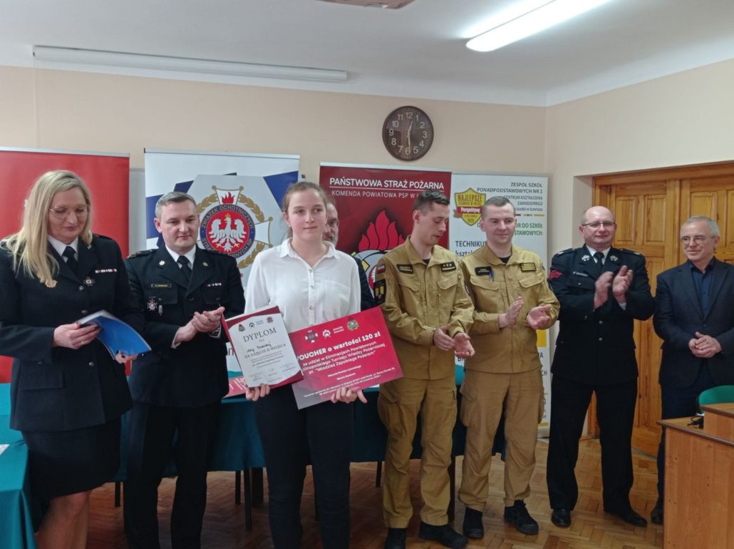 Sukces uczennicy ZSCKR w Zduńskiej Dąbrowie w Finale Powiatowym Ogólnopolskiego Turnieju Wiedzy Pożarniczej