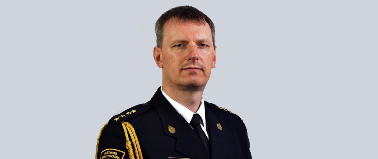 Zdjęcie przedstawia Funkcjonariusza Państwowej Straży Pożarnej