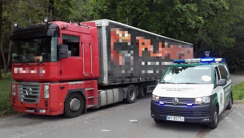 Radiowóz ITD i ciężarówka