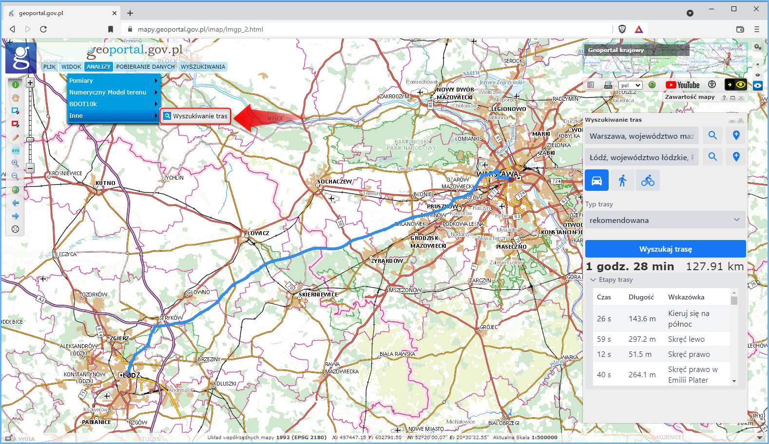 Ilustracja przedstawiaj lokalizację nowego narzędzia "Wyszukiwanie tras" wraz z podaniem przykładu jego działania poprzez wyszukanie trasy z Warszawy do Łodzi.