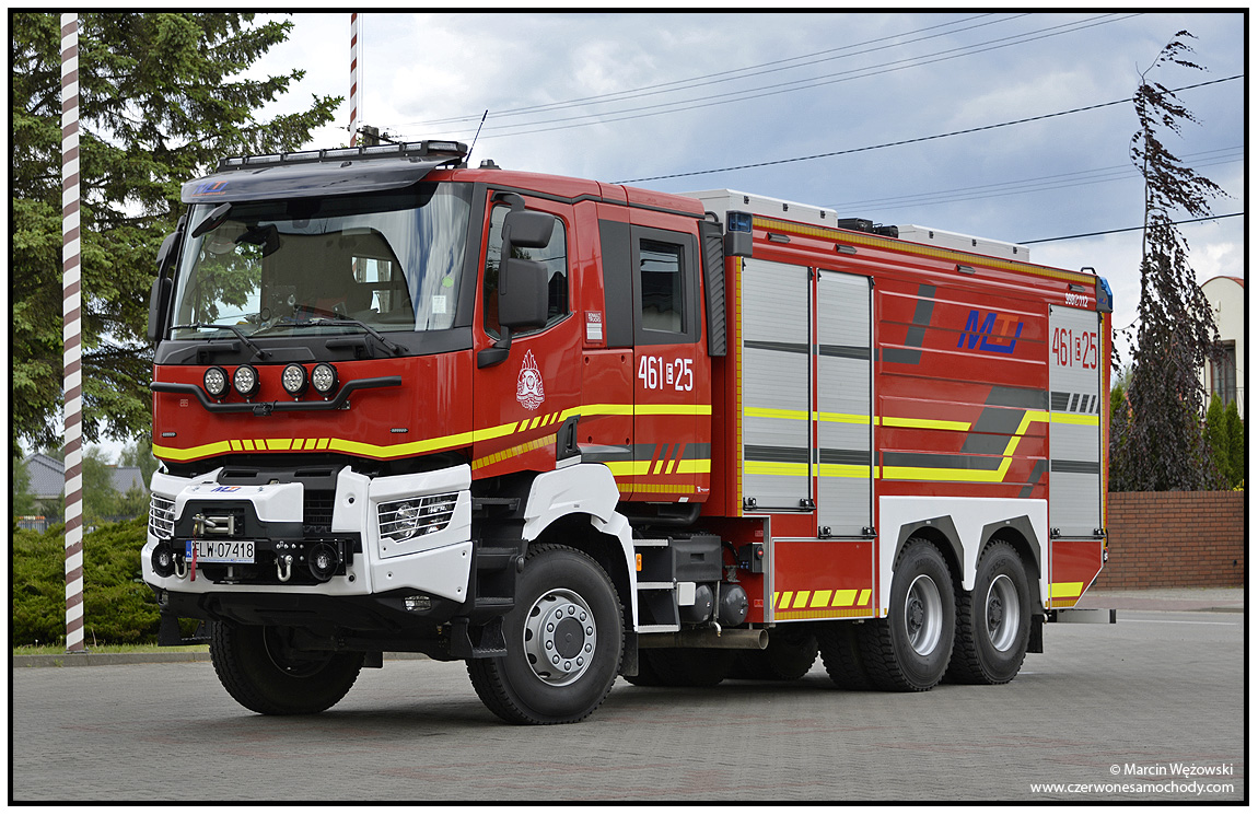 Zdjęcie przedstawia samochód pożarniczy cięzki GCBA 5/40 na podwoziu MAN