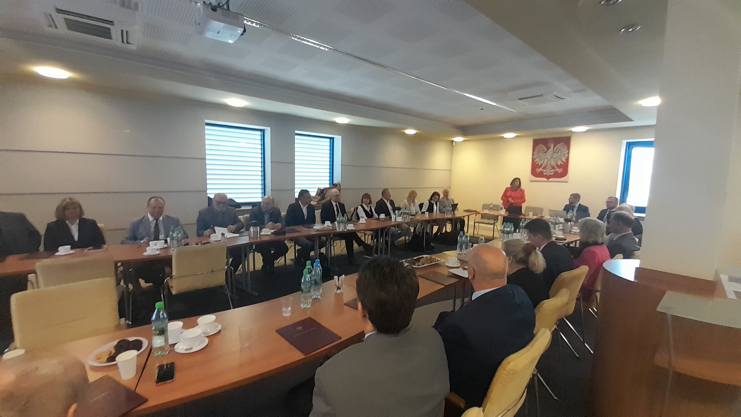 Zdjęcie przedstawia uczestników PRGiK podczas posiedzenia.