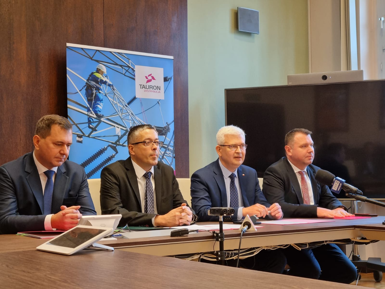 Artur Michalski, zastępca prezesa zarządu NFOŚiGW podczas uroczystego podpisania umowy z Tauron Dystrybucja we Wrocławiu.