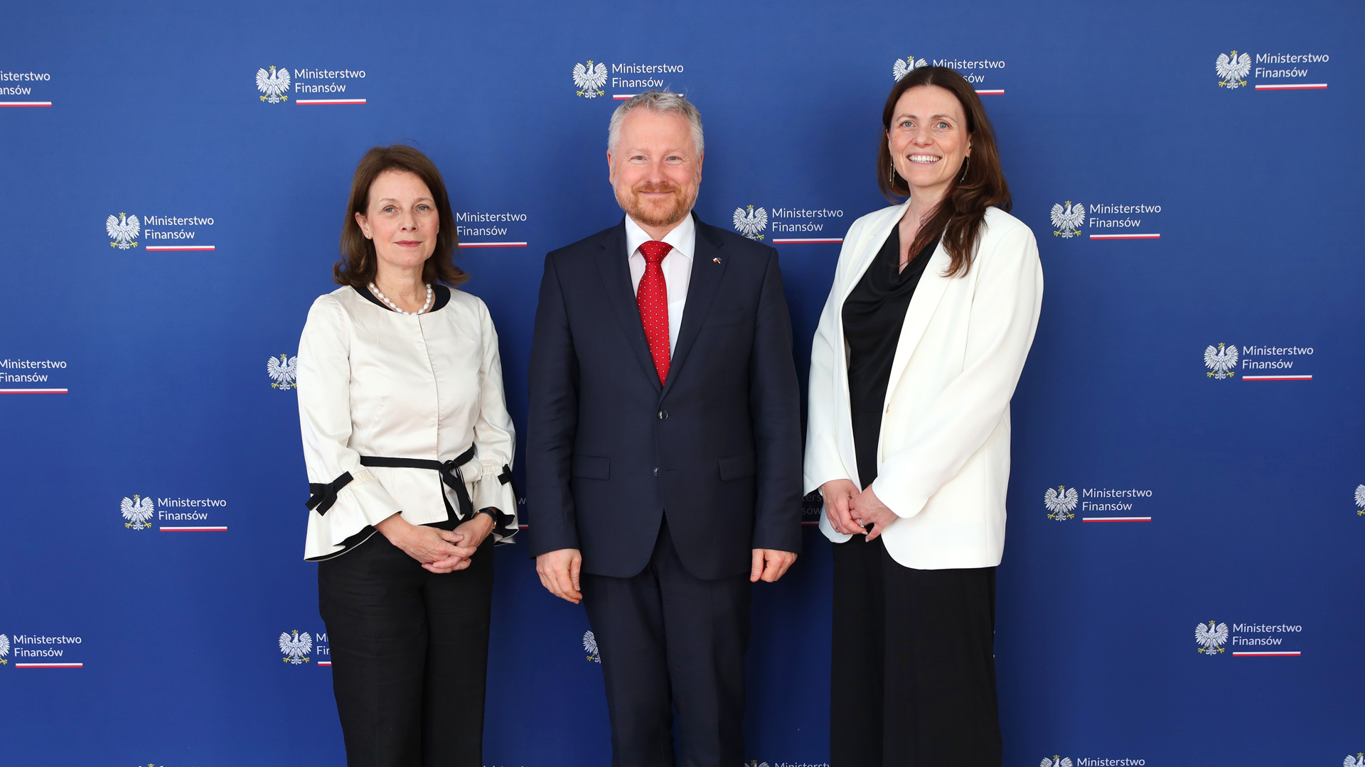 Zdjęcie p. Ministra z przedstawicielami OECD i KE