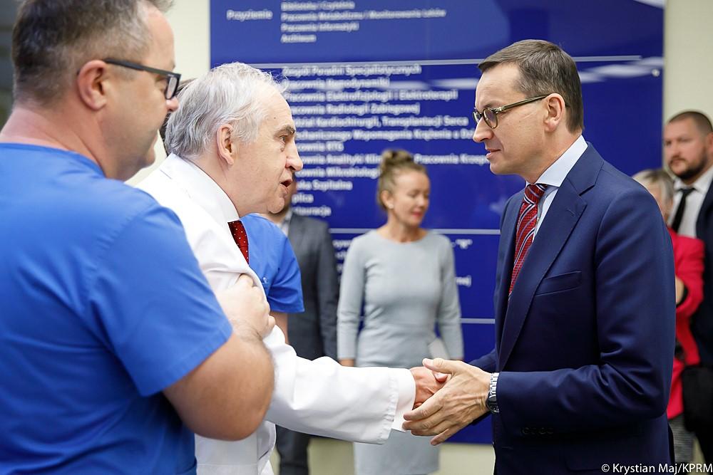 Profesor Zembala z premierem Morawieckim.