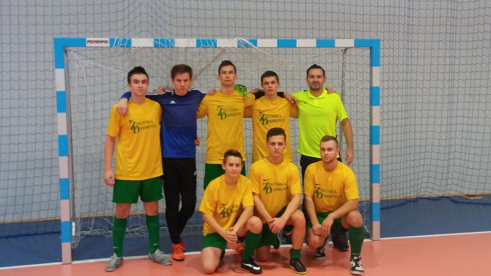 III MIEJSCE W PÓŁFINAŁACH MISTRZOSTW POLSKI SZKÓŁ ROLNICZYCH W HALOWEJ PIŁCE NOŻNEJ DLA ZSCKR W ZDUŃSKIEJ DĄBROWIE