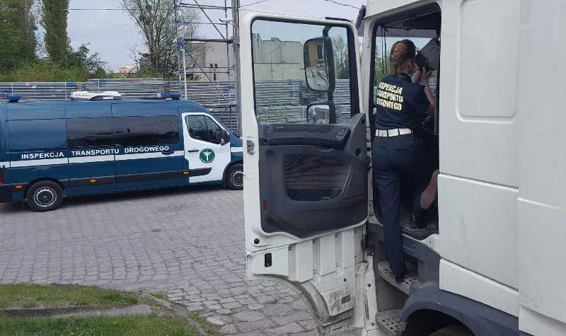 Słowacką ciężarówkę z wyłącznikiem tachografu zatrzymał patrol śląskiej ITD.