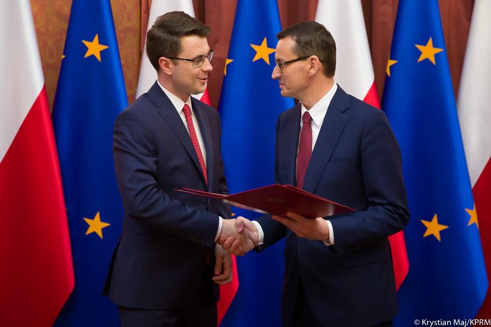 Premier Mateusz Morawiecki i nowy rzecznik rządu Piotr Müller.