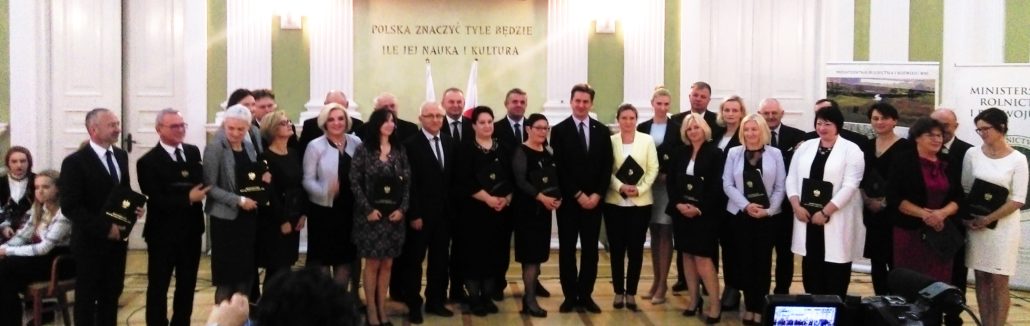 NAGRODY I ODZNACZENIA DLA NAUCZYCIELI SZKÓŁ PROWADZONYCH PRZEZ MINISTRA ROLNICTWA I ROZWOJU WSI