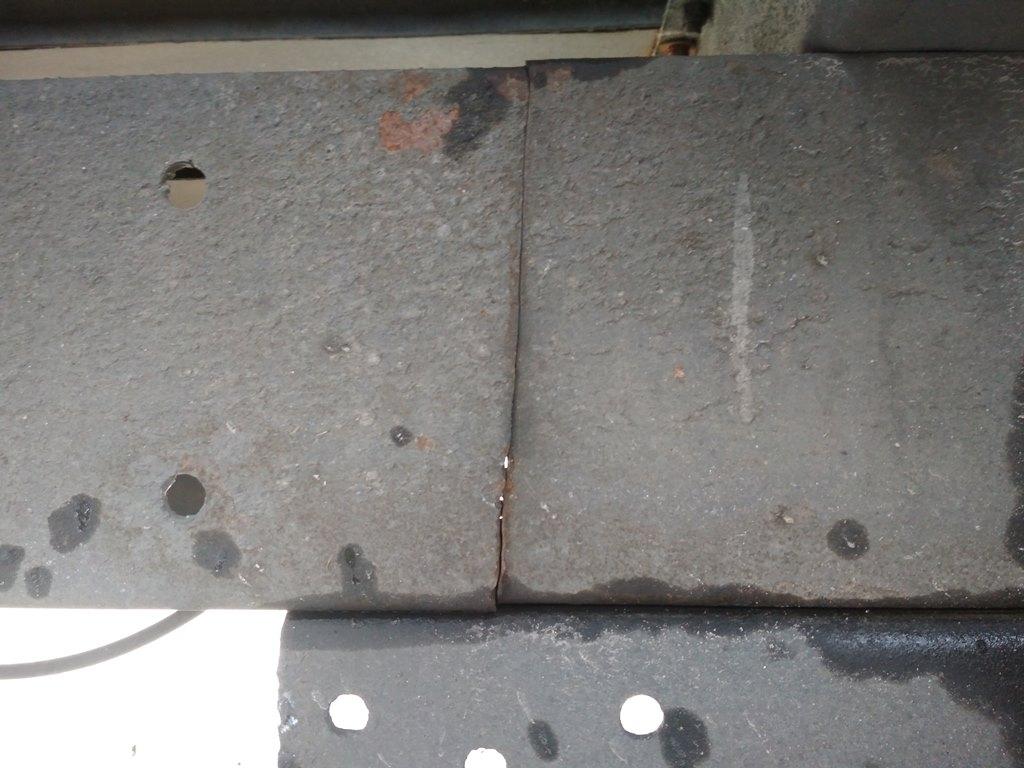 Zatrzymana do kontroli przyczepa miała pękniętą ramę.