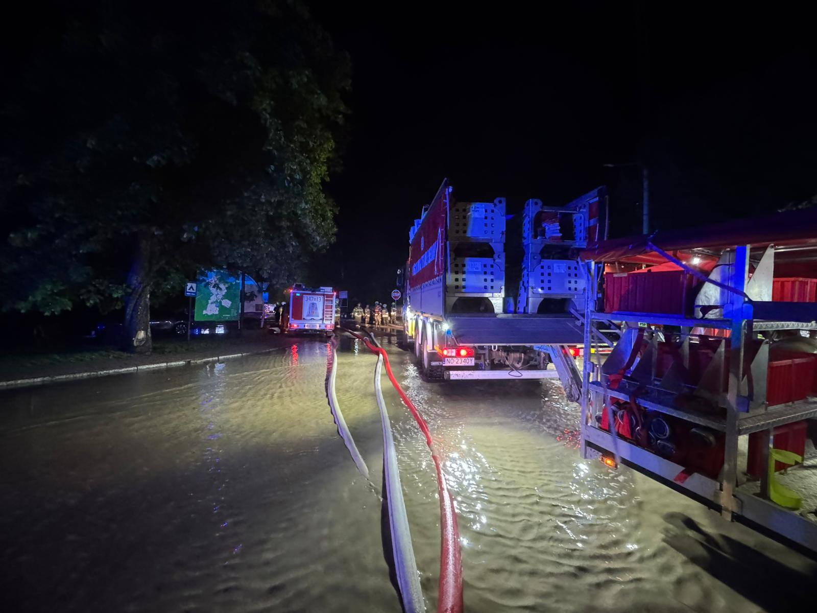 Braniewscy strażacy PSP zadysponowani do usuwania skutków lokalnych podtopień w powiecie elbląskim