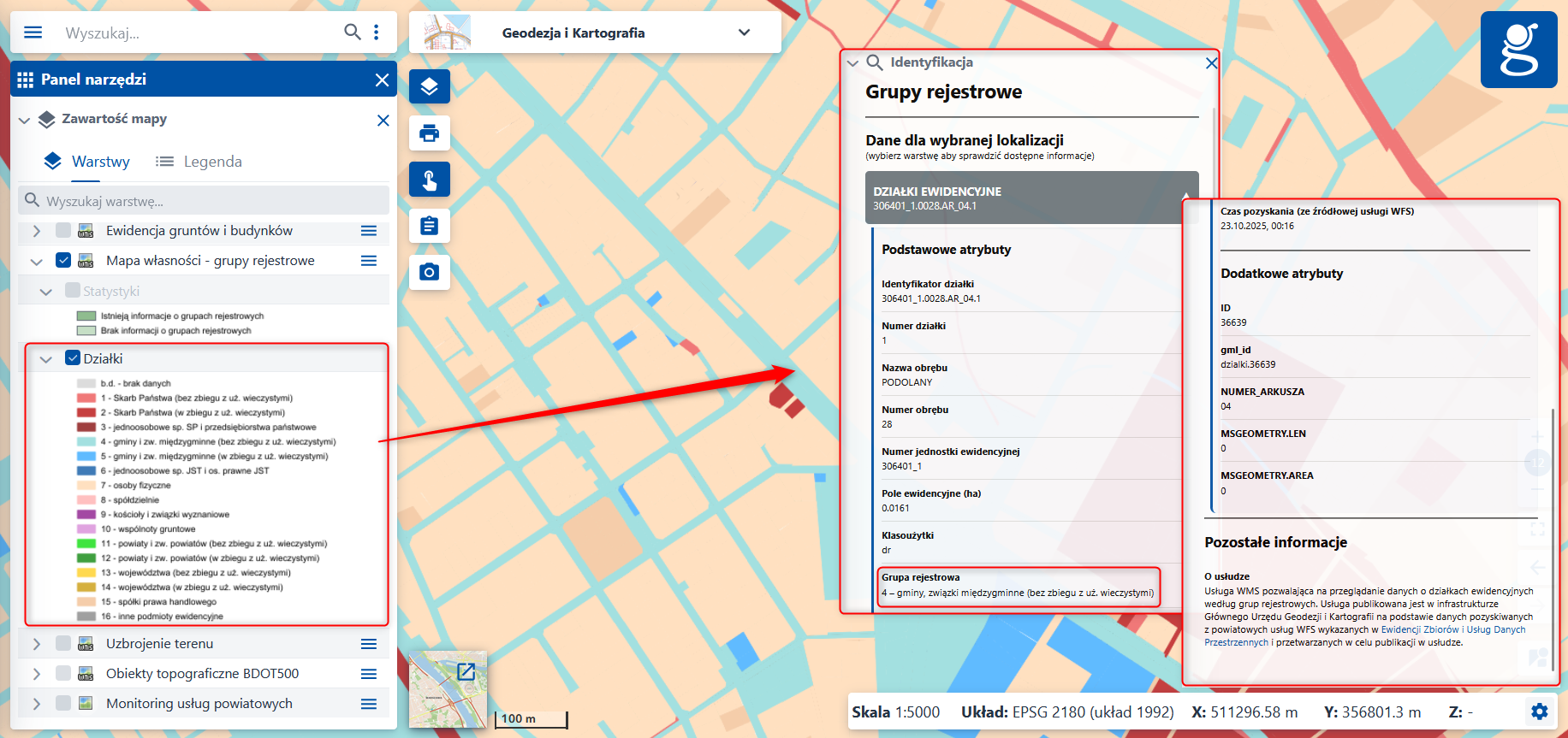 Ilustracja przedstawia warstwę "Działki" z metadanymi