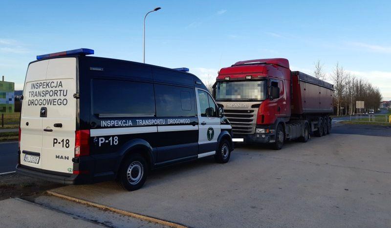 Ciężarówka zatrzymana przez patrol ITD.