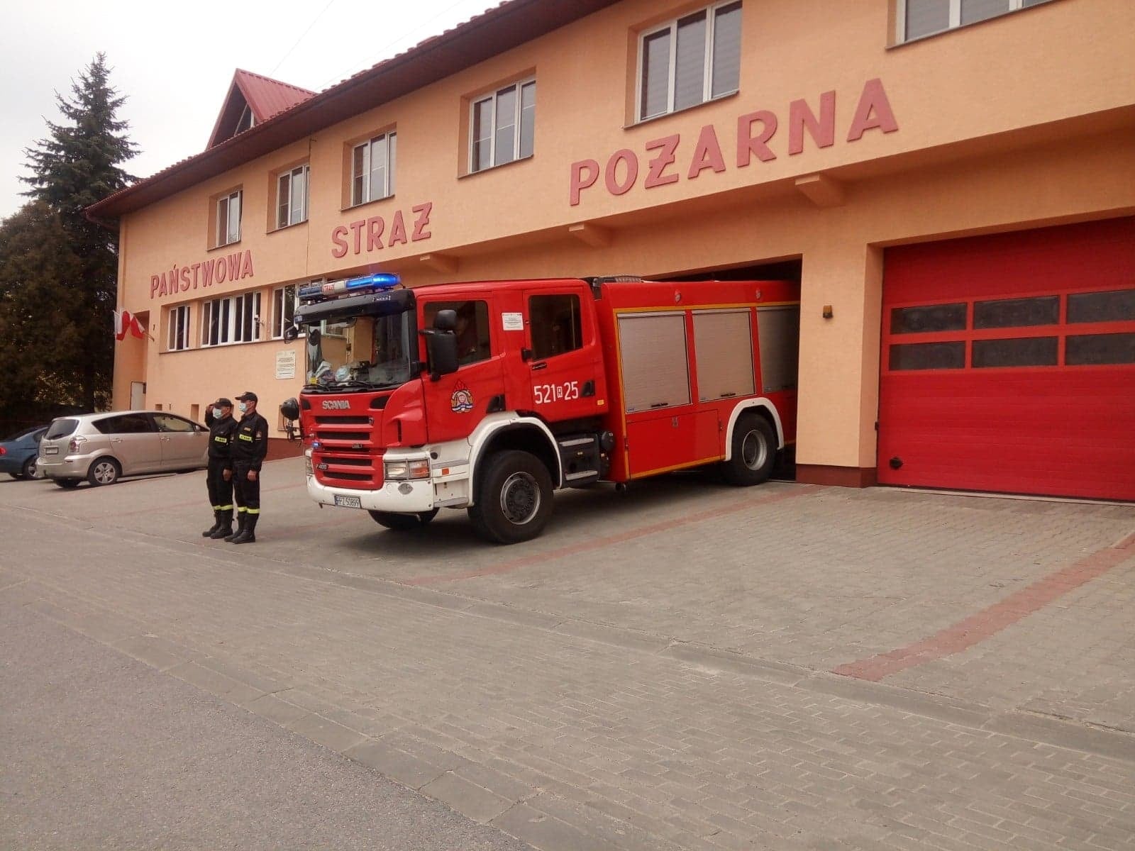 Hołd zmarłemu policjantowi