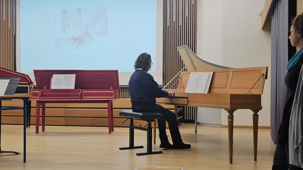 "Sekrety klawiatury"-"Podobne a tak inne czyli  - klawikord i wirginał"