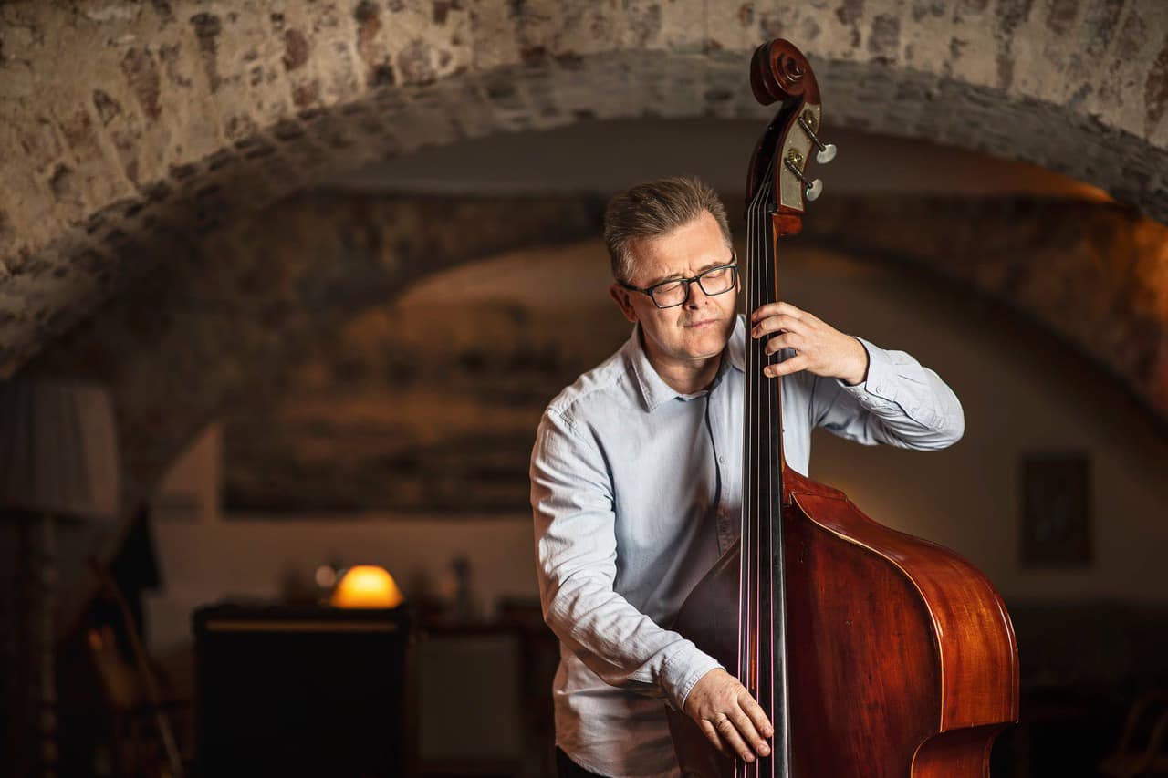 Grzegorz Piętak - gitara basowa i kontrabas jazzowy