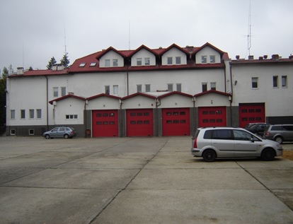 Komenda od strony placu