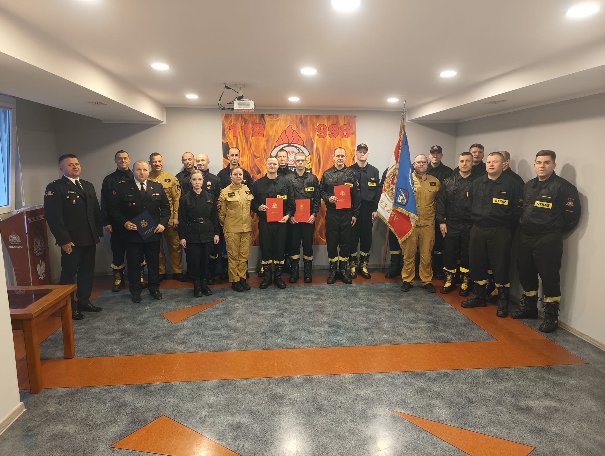 Ślubowanie nowo przyjętych strażaków do służby w PSP