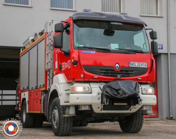 Samochód ratowniczo-gaśniczy Renault Kerax.