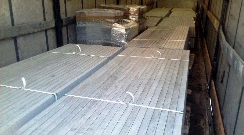 Płyty betonowe na naczepie