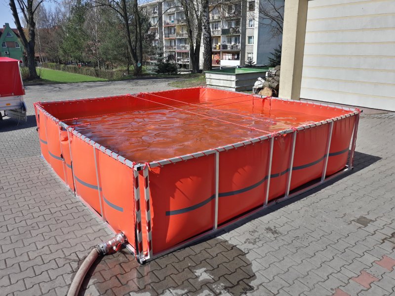 Zbiornik przenośny o pojemności wodnej 10-15 m3 z osprzętem – KP PSP Chojnice