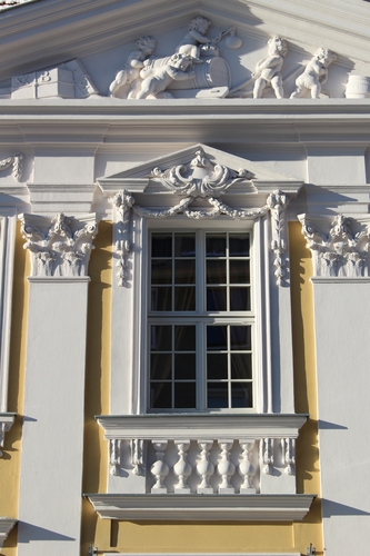 Fasa wschodnia Pałacu Veltjusena na wysokości 1. piętra