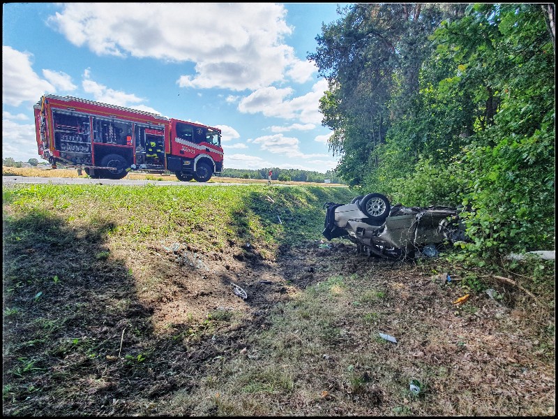 24 lipca 2022 roku w miejscowości Nowe Okniny (gm. Wiśniew) doszło do zderzenia czołowego dwóch samochodów osobowych, z których jeden na skutek zdarzenia dachował.