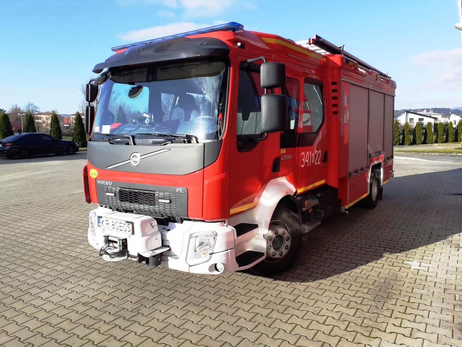 GBARt 3/16/250 VOLVO FLB3C FL 4x2 – średni samochód ratowniczo-gaśniczy z systemem piany sprężonej SPS 2400 oraz z modułem proszkowym TOTAL PLA 250