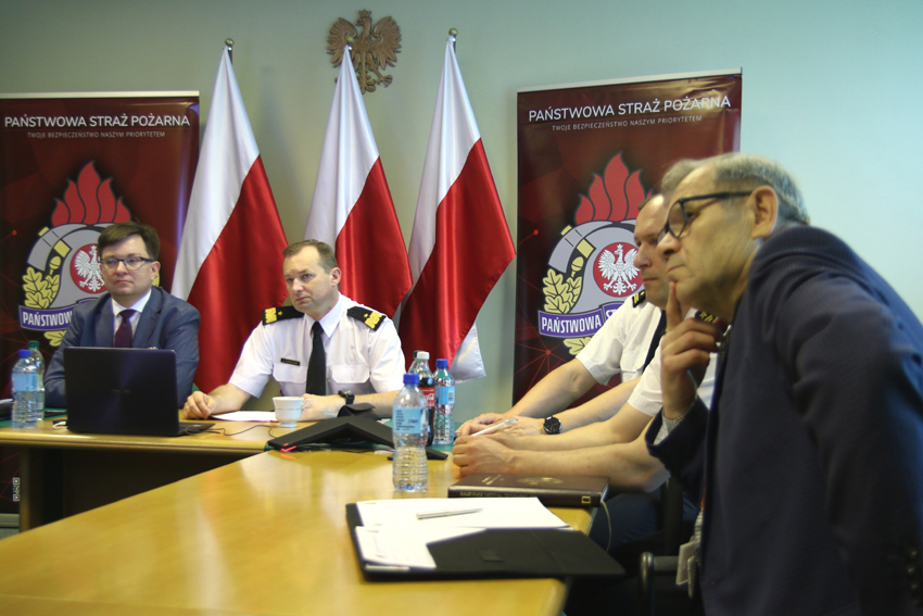 Posiedzenia dyrektorów generalnych Ochrony Ludności Rady Państw Morza Bałtyckiego oraz dyrektorów generalnych Ochrony Ludności Unii Europejskiej, Europejskiego Obszaru Gospodarczego i Państw Kandydujących – na zdjęciu przy stole obrad