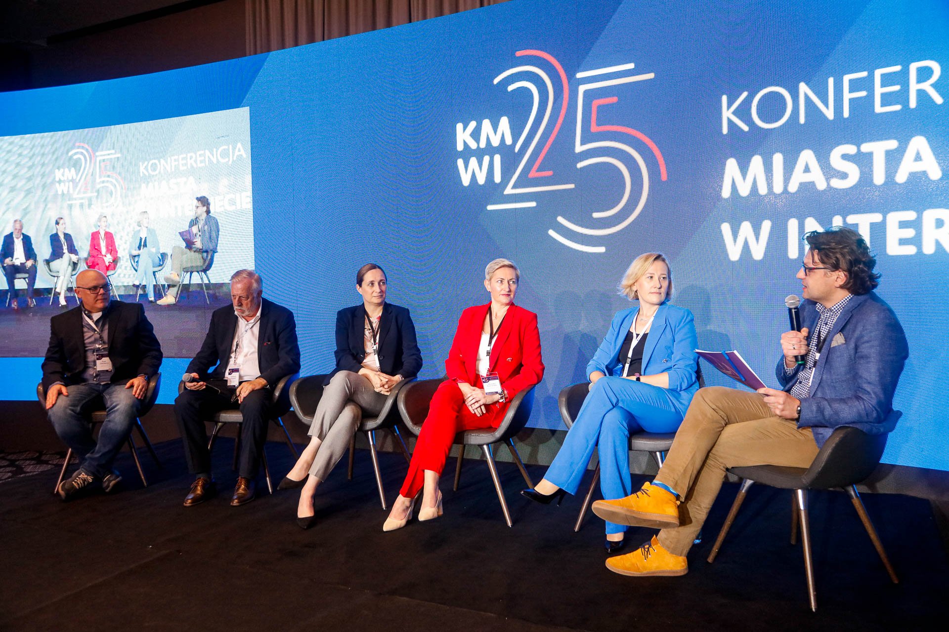 Inicjatywy centralne wspierające rozwój technologiczny miast i gmin