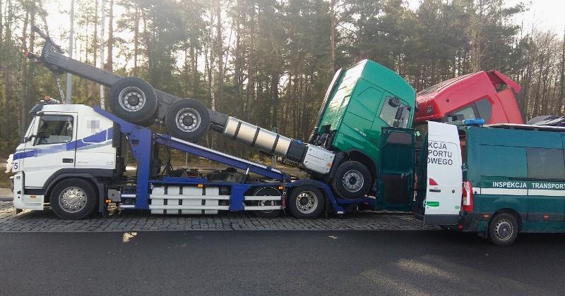 O 5,7 tony za dużo ważył zestaw przewożący samochody ciężarowe. 