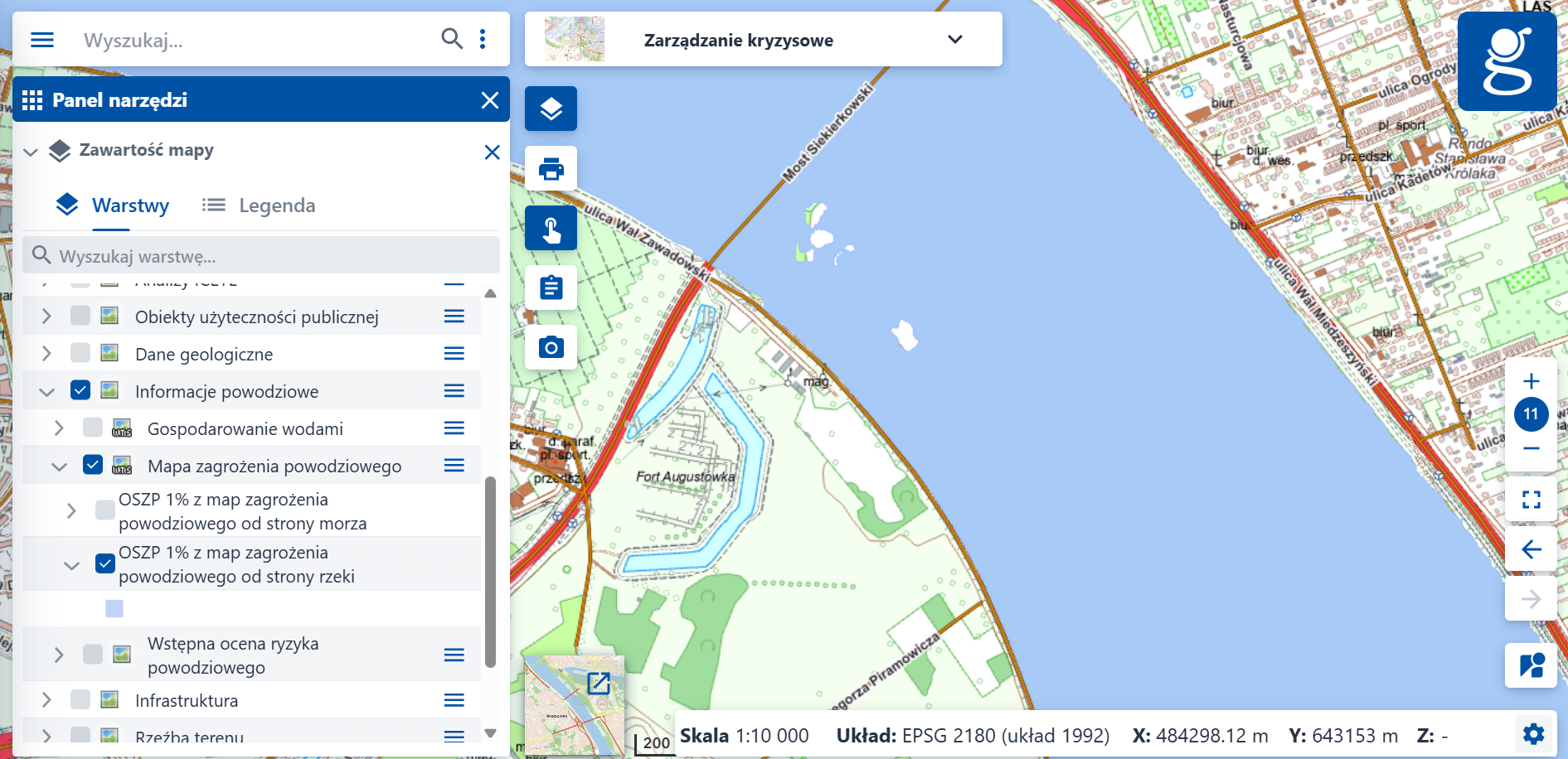 Zrzut ekranu z serwisu www.geoportal.gov.pl przedstawiający moduł Zarządzanie kryzysowe z włączoną warstwą - Informacje powodziowe – Mapa zagrożenia powodziowego – OSZP 1% z map zagrożenia powodziowego od strony rzeki