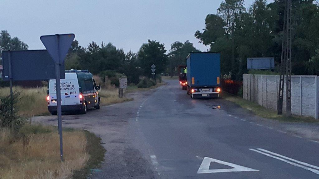 Radiowóz i ciężarówka