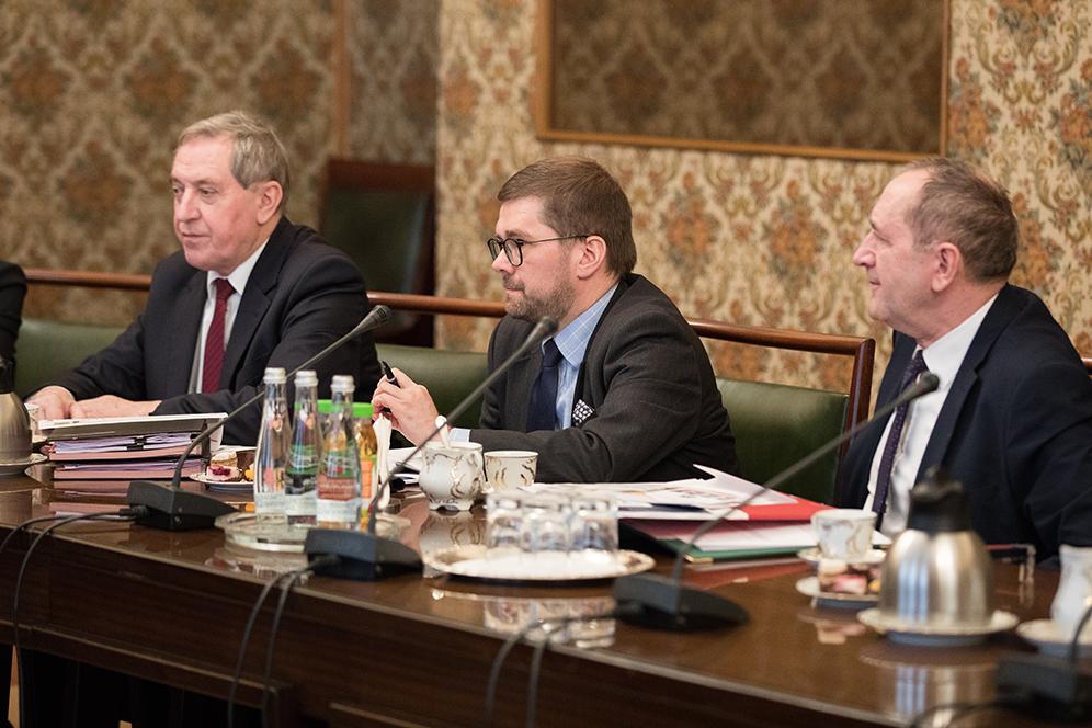 Członkowie Rady Mieszkalnictwa na wspólnym spotkaniu.