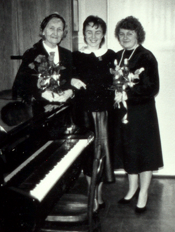 Zdjęcie przedstawia Halinę Nowacką-Durnaś, Renatę Rej i Mirosławę Białas