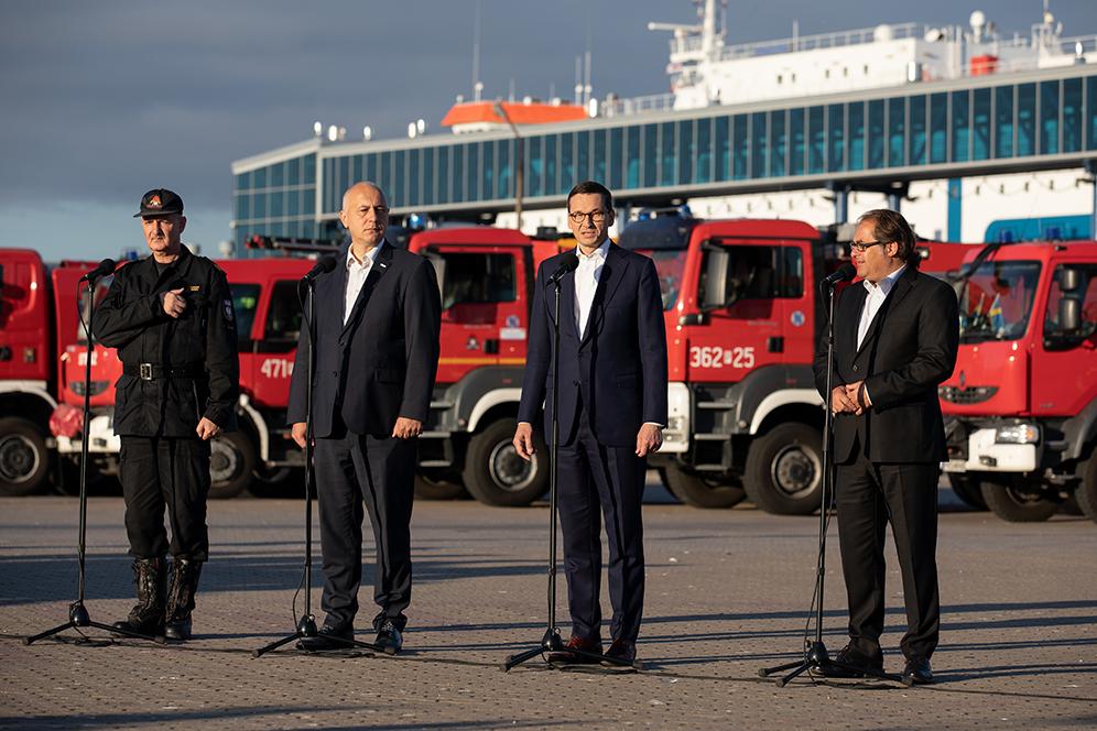 Generał Leszek Suski, minister Joachim Brudziński, premier Mateusz Morawiecki, minister Marek Gróbarczyk.