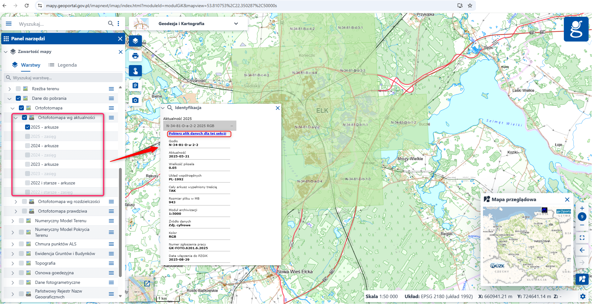 Ilustracja przedstawia zrzut ekranu prezentujący, w jaki sposób pobrać arkusze ortofotomapy z geoportal.gov.pl