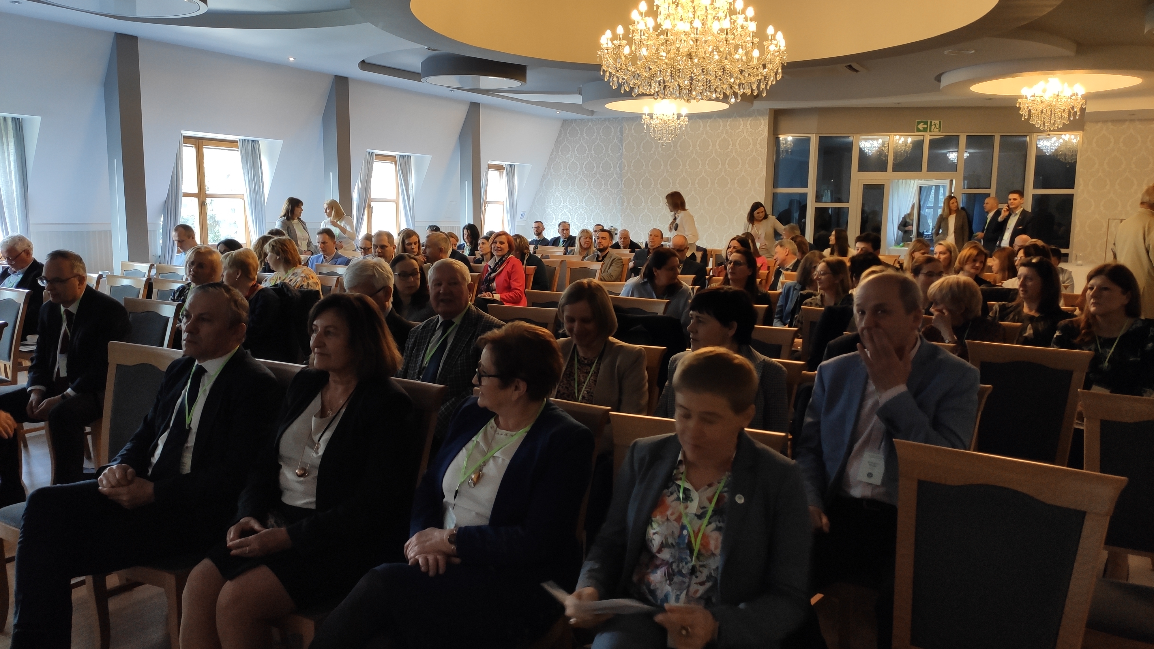 Zdjęcie przedstawia p.o. Głównego Geodetę Kraju Alicję Kulkę podczas konferencji