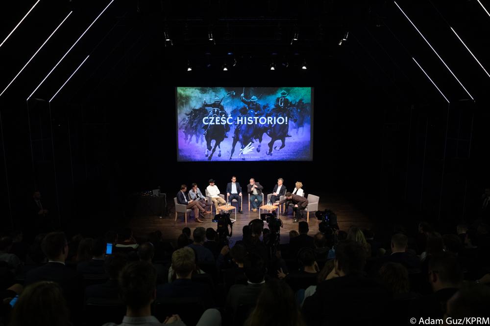 Scena na której odbywa się debata.