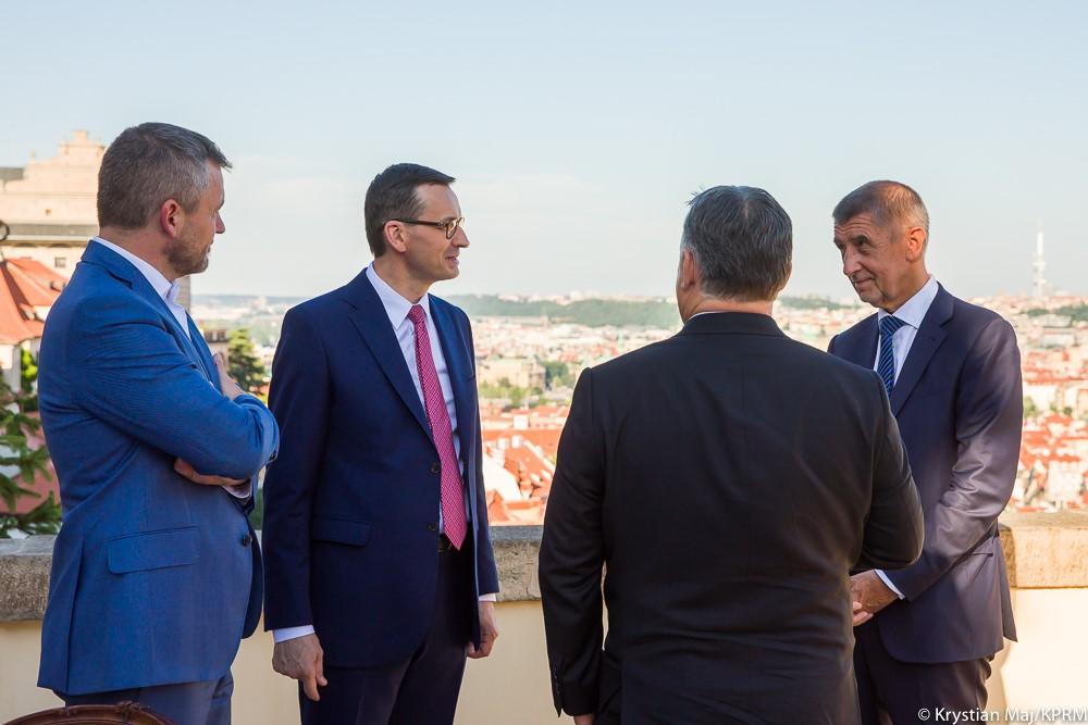 Premierzy państ grupy wyszehradzkiej podczas spotkania.