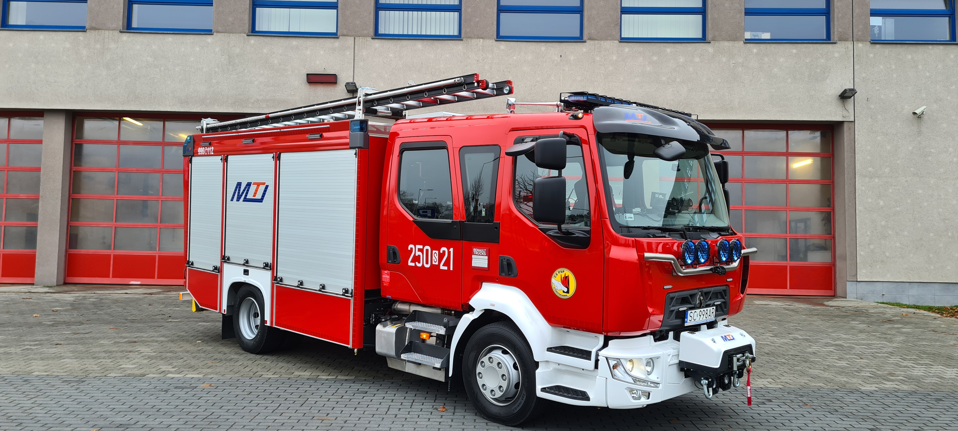 GBA 2,3/16 Średni samochód gaśniczy ze zbiornikiem wody 2,3 m3 i autopompą o wydajności 16 hl/min