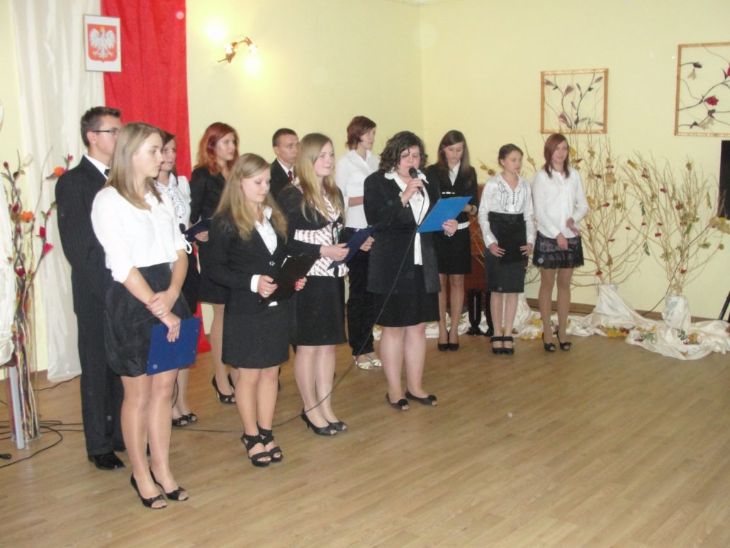 OBCHODY DNIA EDUKACJI NARODOWEJ I PATRONA SZKOŁY, ŚLUBOWANIE KLAS PIERWSZYCH