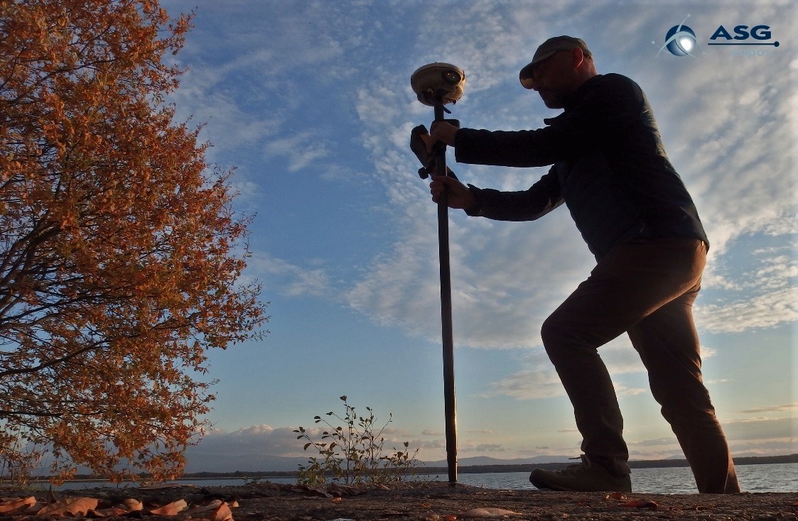 rys. 5- przedstawia użytkowika wykonującego pomiary