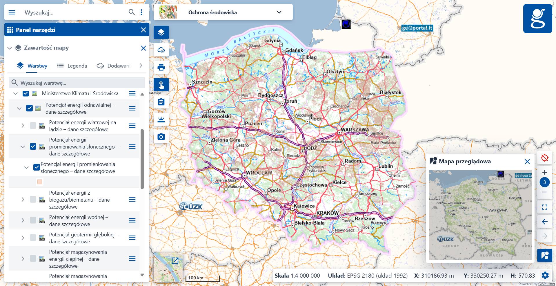 Zrzut ekranu z serwisu www.geoportal.gov.pl, prezentujący nową usługę "Potencjał energii promieniowania słonecznego – dane szczegółowe"