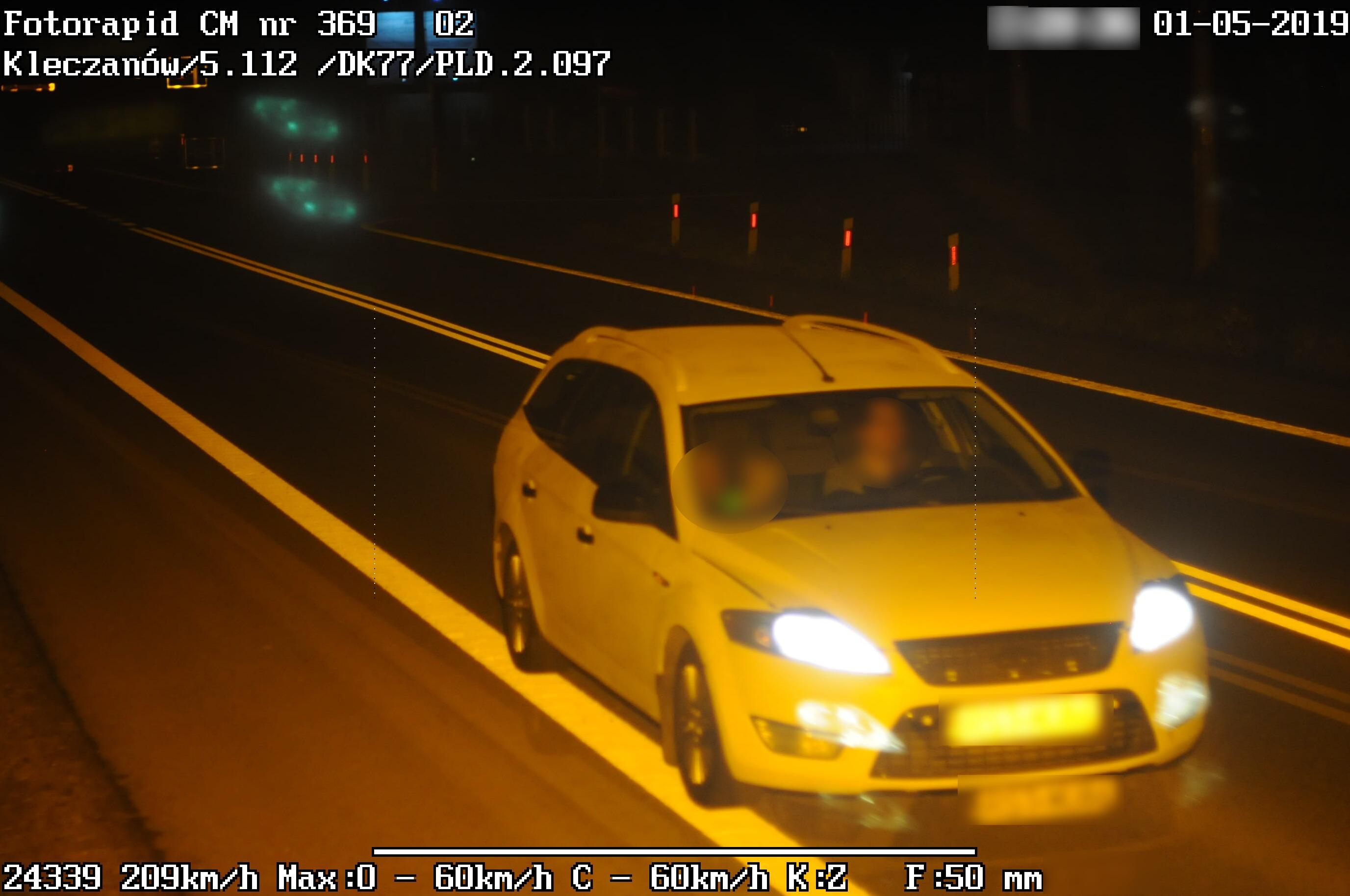 Samochód zarejestrowany przez fotoradar